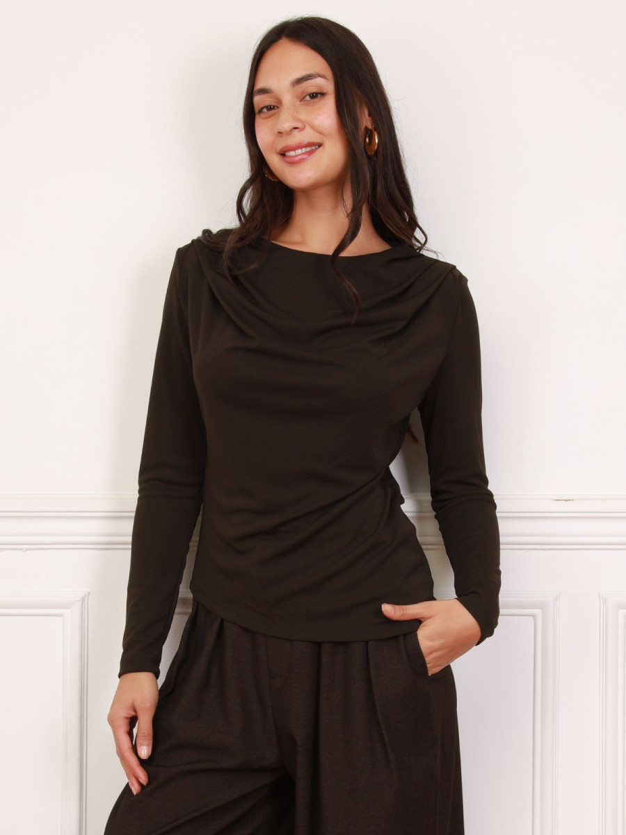 Top asymétrique et drapé marron