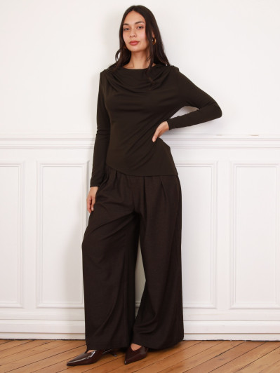Top asymétrique et drapé marron