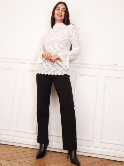 Top beige en dentelle à motifs fleurs