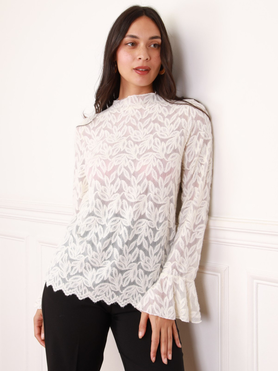 Top beige en dentelle à motifs fleurs