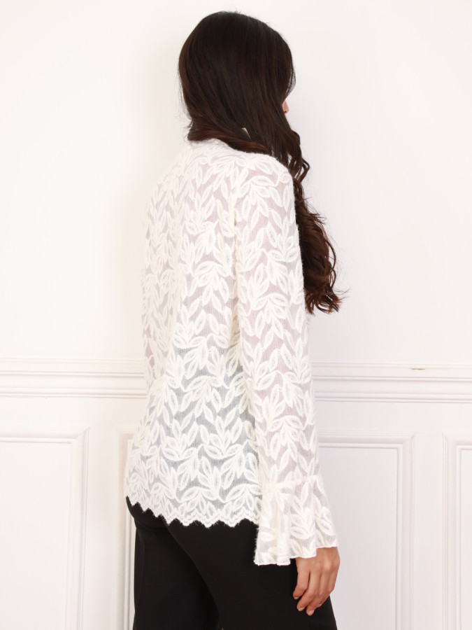 Top beige en dentelle à motifs fleurs