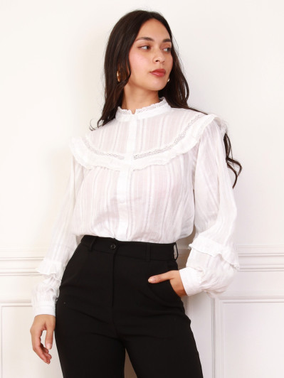 Chemisier blanc à manches bouffantes et volants