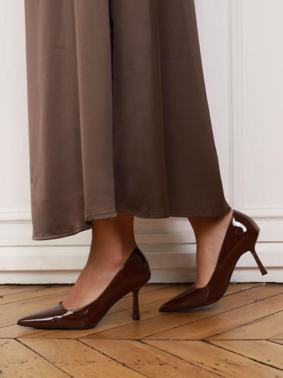 Escarpin verni brun femme bout pointu – Talon fin 8 cm en simili cuir chic