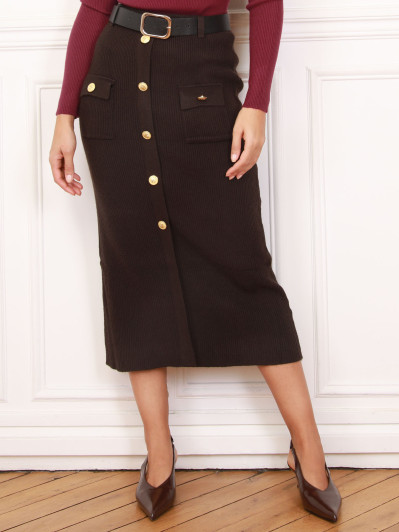 Jupe marron en maile à boutons décoratifs et ceinture