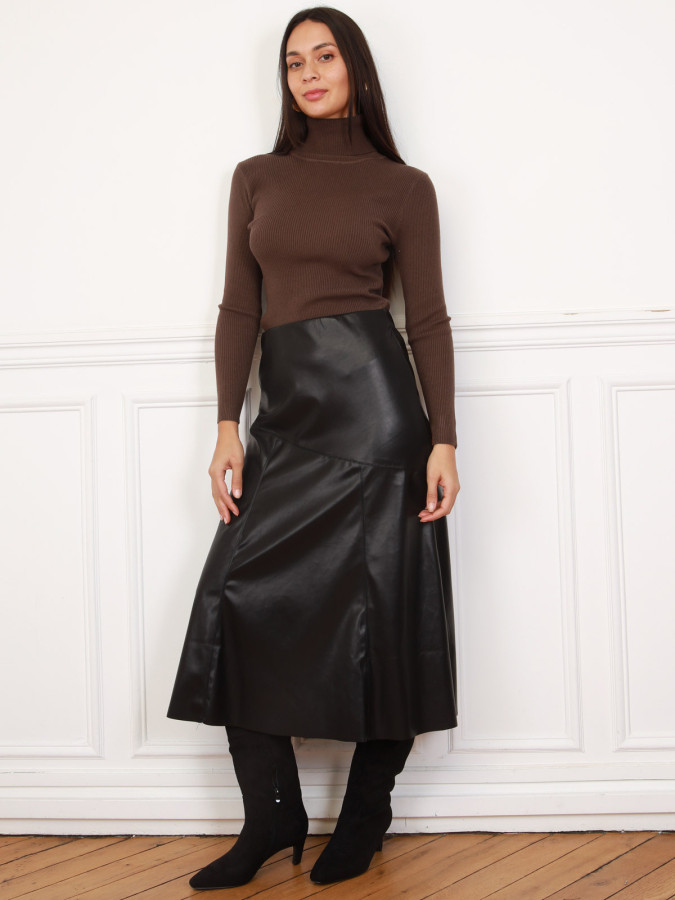 Top col roulé marron en maille