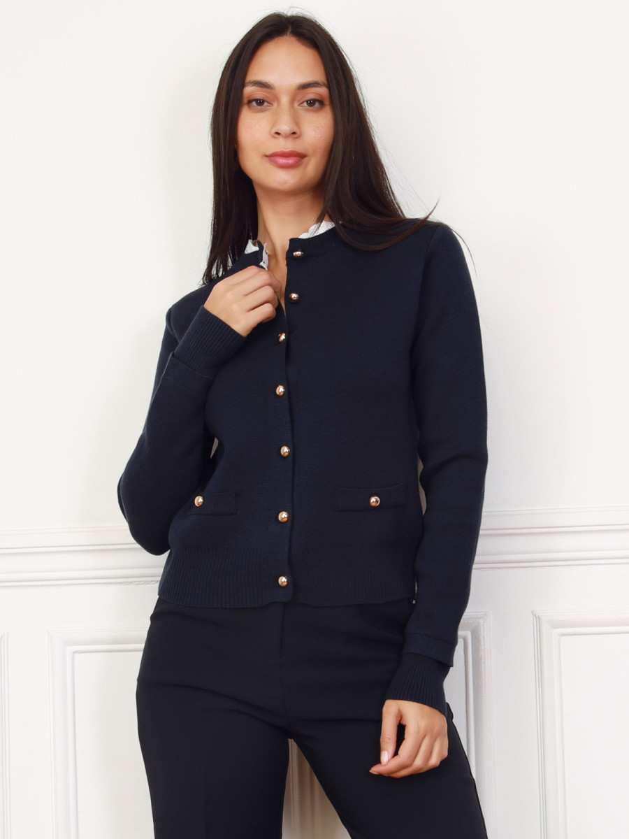 Cardigan boutonné bleu marine à col broderie