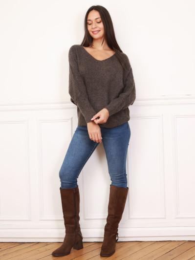 Pull marron à manches chauve-souris