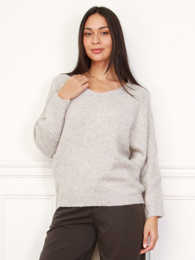 Pull beige foncé à manches chauve-souris