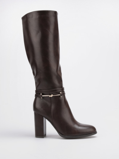 Bottes en simili marron à bride décorative