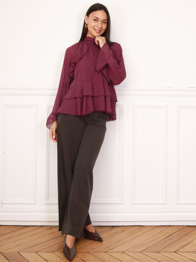 Blouse ample à volants bordeaux et manches évasées