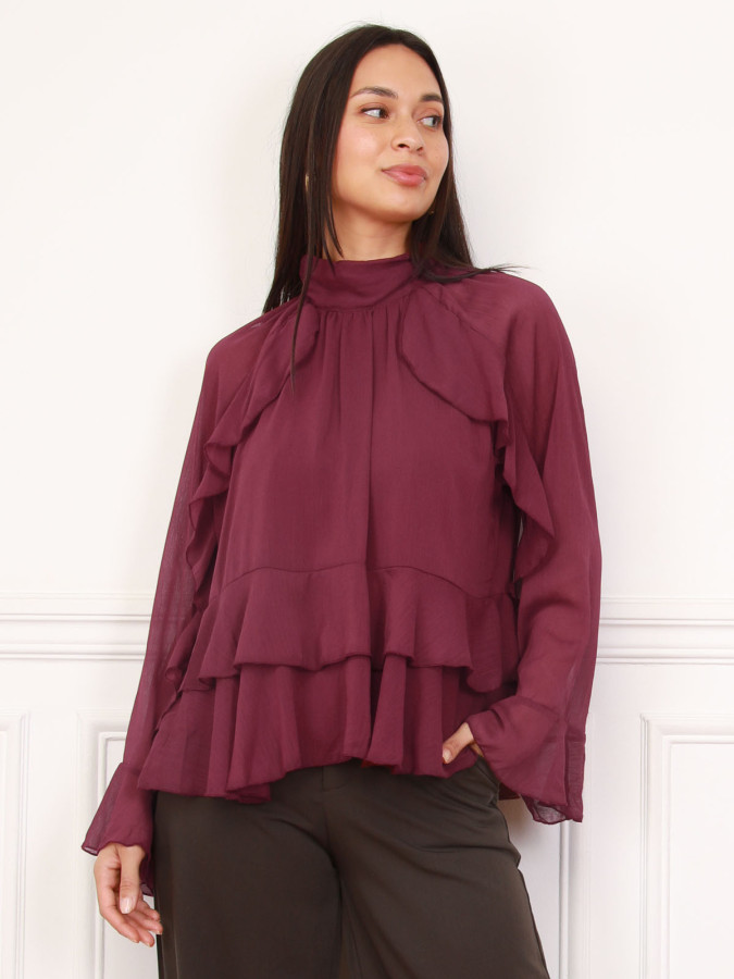 Blouse ample à volants bordeaux et manches évasées