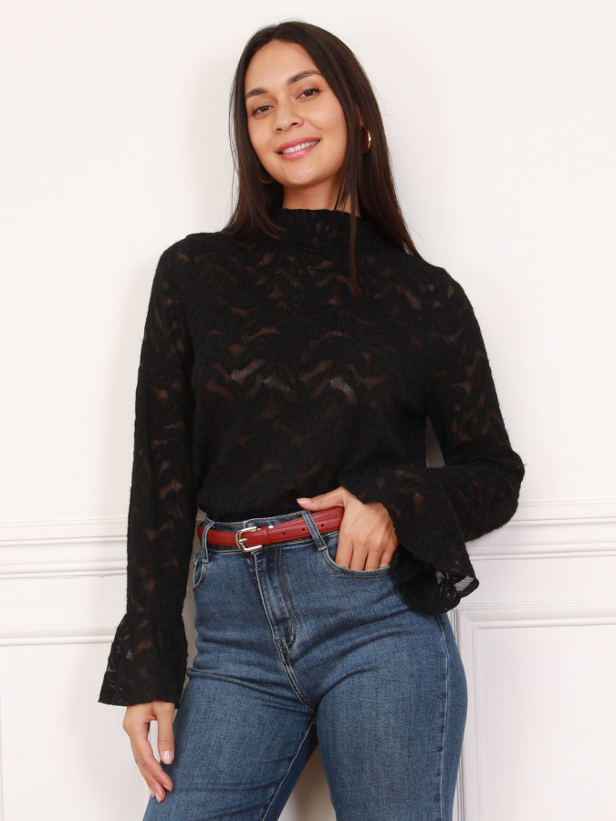 Top noir en dentelle à motifs fleurs