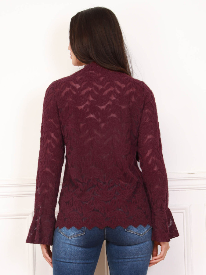 Top bordeaux en dentelle à motifs fleurs