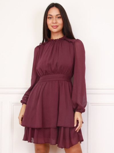 Robe froncée bordeaux à volants et manches bouffantes