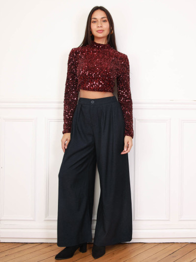 Crop top bordeaux en velours, sequins et perles
