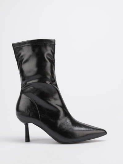Bottines vernies noires à talon bobine