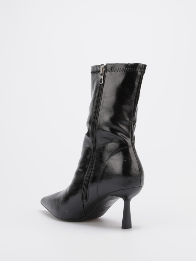 Bottines vernies noires à talon bobine