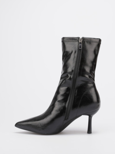 Bottines vernies noires à talon bobine