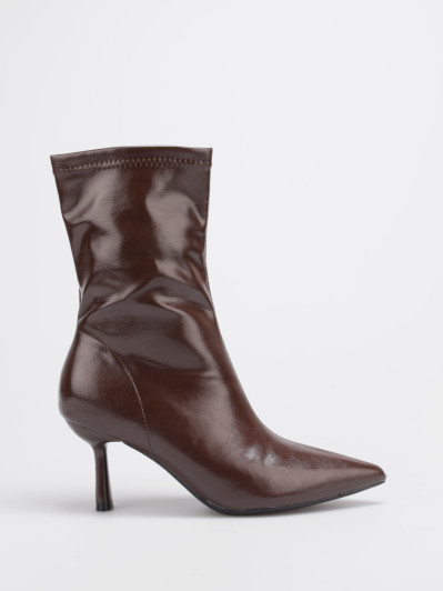 Bottines vernies marron à talon bobine