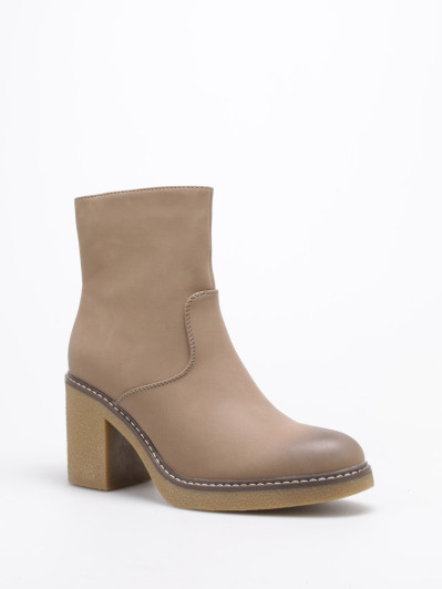 Bottines nubuck taupe à coutures contrastantes