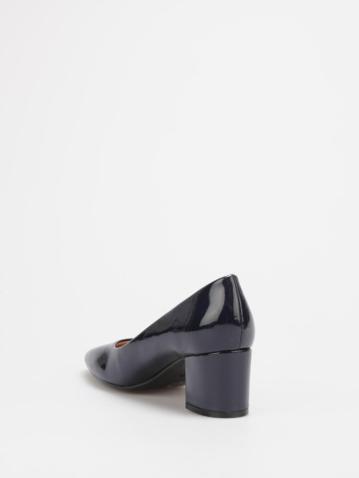 Escarpins vernis bleu foncé à talon bloc et bout carré