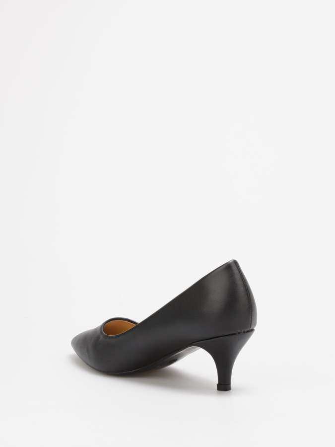 Escarpins noirs pointus à talon fin