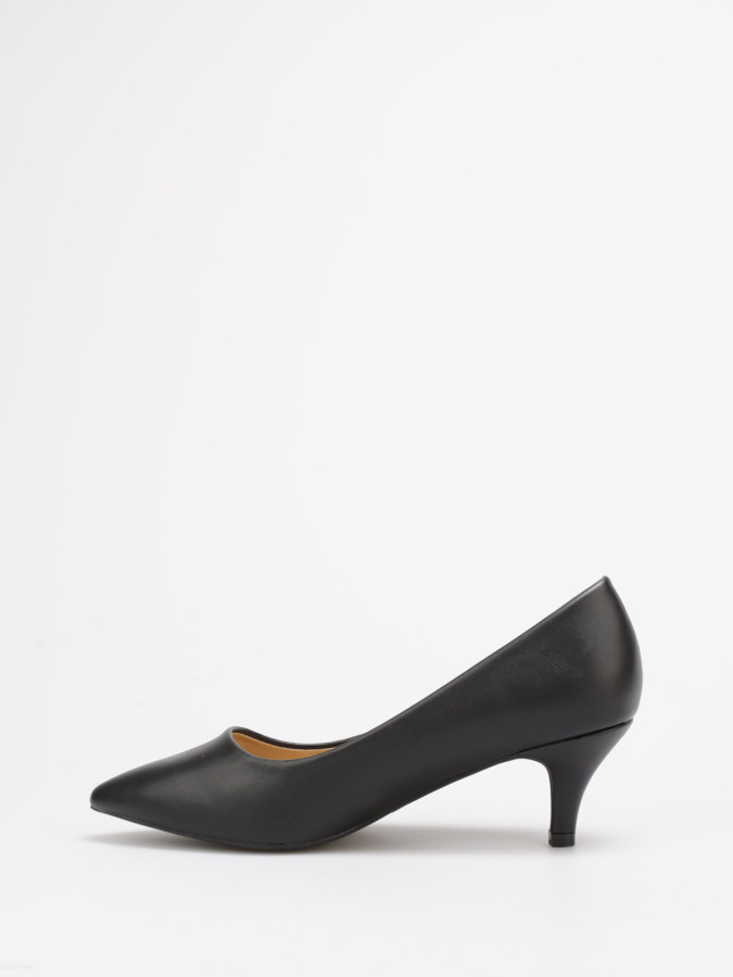 Escarpins noirs pointus à talon fin