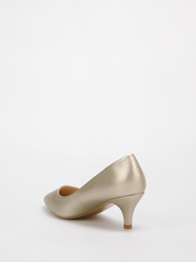 Escarpins dorés pointus à talon fin