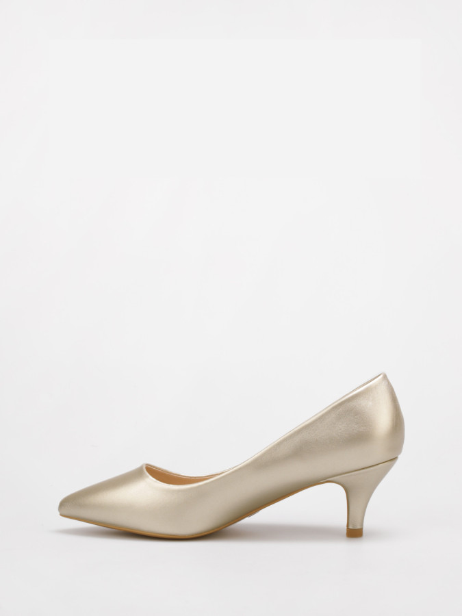 Escarpins dorés pointus à talon fin