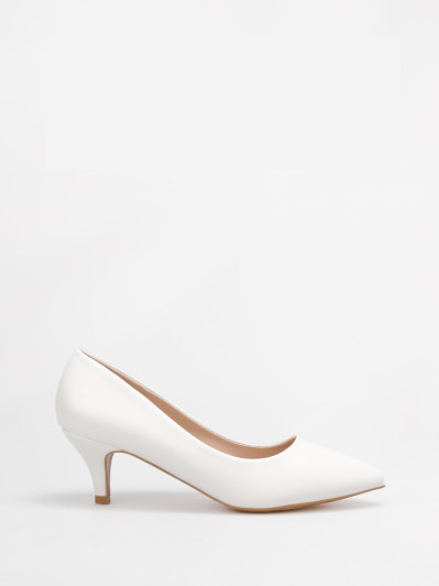 Escarpins blancs pointus à talon fin