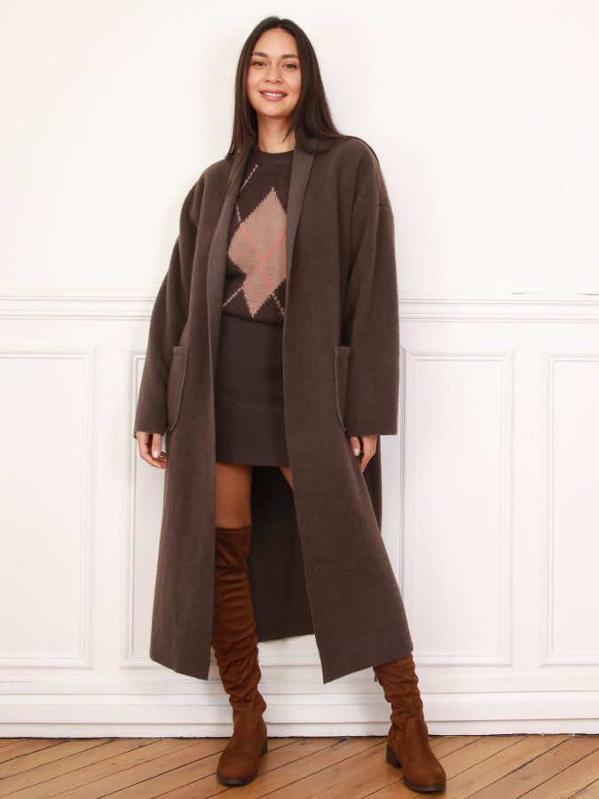 Gilet long en maille bouclette marron et à poches