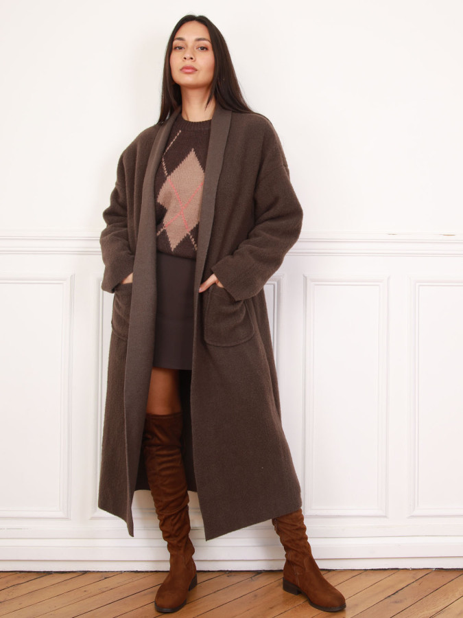 Gilet long en maille bouclette marron et à poches