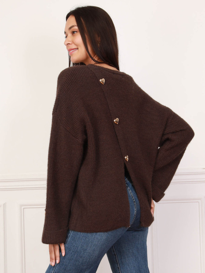 Cardigan marron dos asymétrique et bijoux cœurs