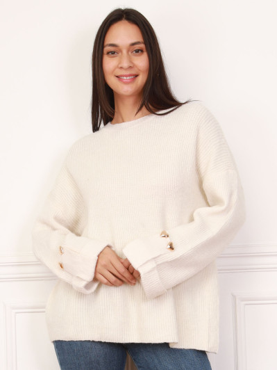 Cardigan beige dos asymétrique et bijoux cœurs