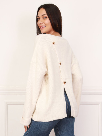 Cardigan beige dos asymétrique et bijoux cœurs