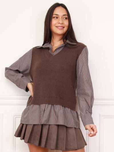 Pull côtelé marron avec chemise à rayures intégrée