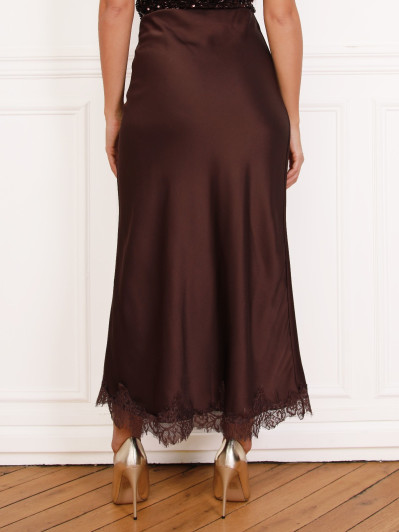Jupe satinée marron avec détails en dentelle