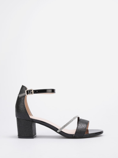 Sandales noires à paillettes et brides à strass