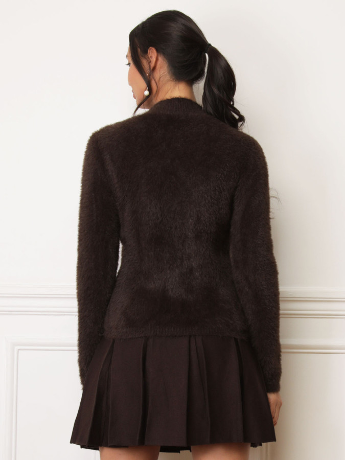 Pull marron en maille duveteuse