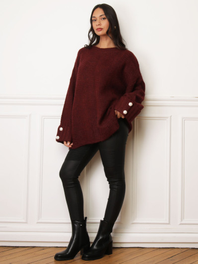 Pull long bordeaux à boutons dorés