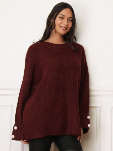 Pull long bordeaux à boutons dorés