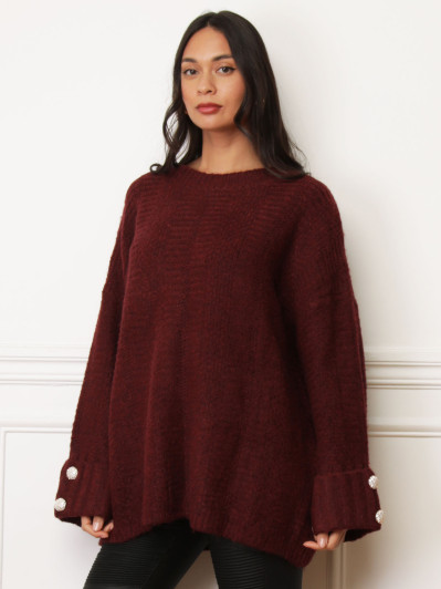 Pull long bordeaux à boutons dorés