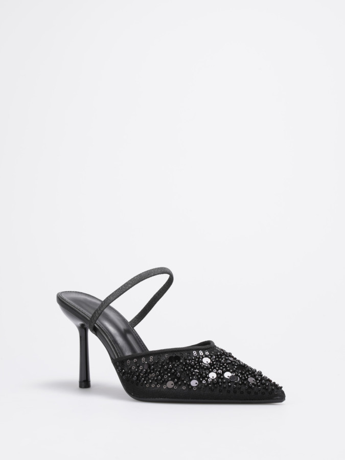 Escarpins slingback noirs ornés de perles et de strass