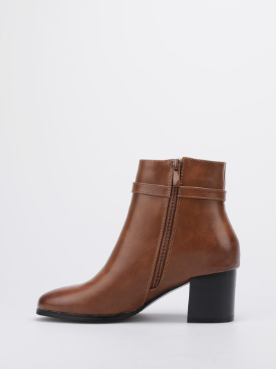 Bottines à talon et bride décorative