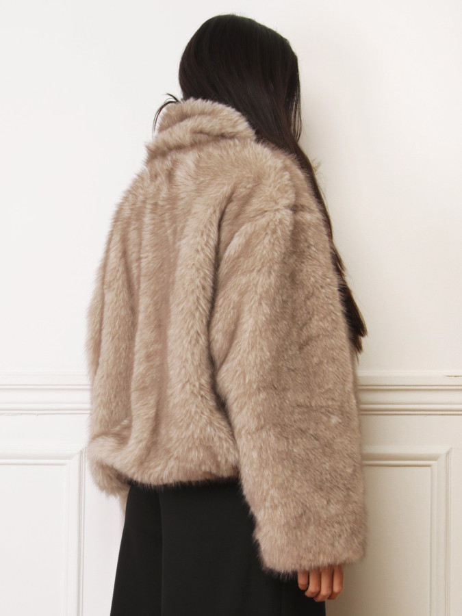 Manteau noir réversible en suédine et fausse fourrure