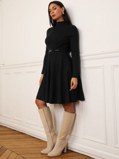 Robe patineuse ceinturée noire