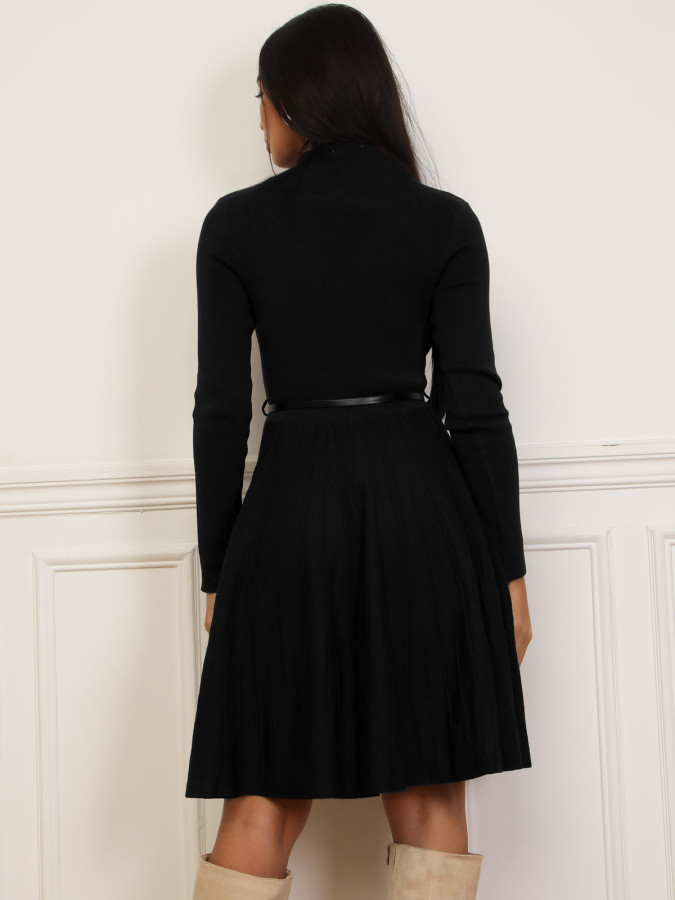 Robe patineuse ceinturée noire