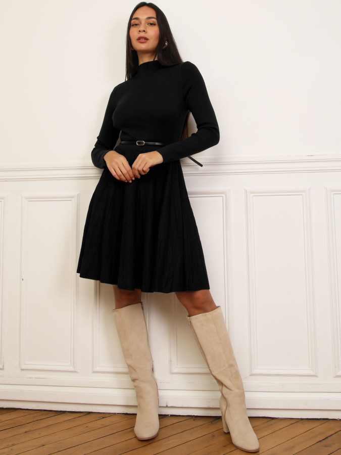 Robe patineuse ceinturée noire