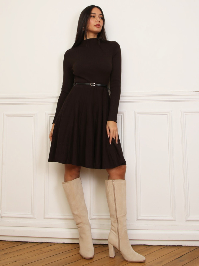 Robe patineuse ceinturée marron