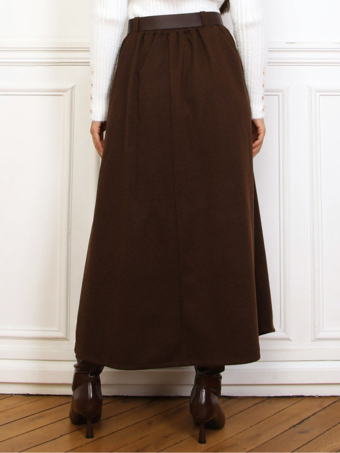 Jupe longue plissée marron avec ceinture